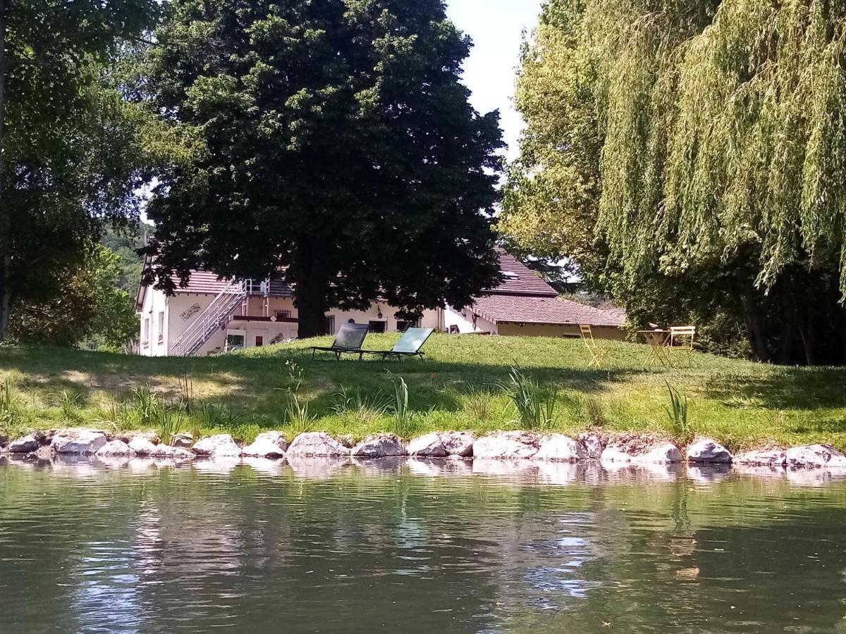 Garennes-sur-Eure Havre De Paix Au Bords De L'Eure - Divers Hebergements מראה חיצוני תמונה