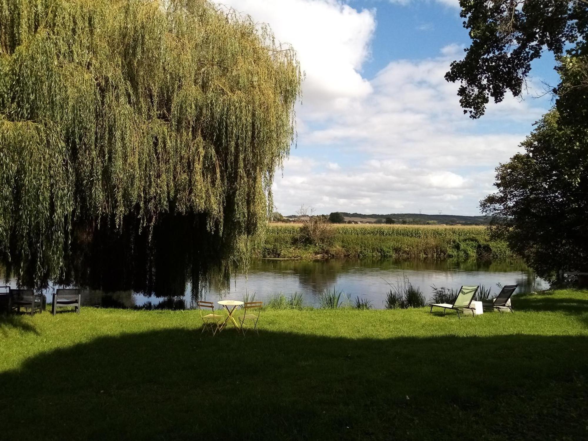 Garennes-sur-Eure Havre De Paix Au Bords De L'Eure - Divers Hebergements מראה חיצוני תמונה